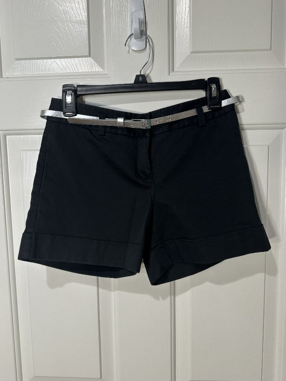 Express Editor Black Dress Shorts with Slim Silver Belt Size 00